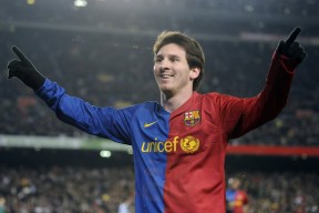 FIFA-当伯纳乌的呐喊为她响起，科维托娃的十五季与皇马球迷的不眠夜